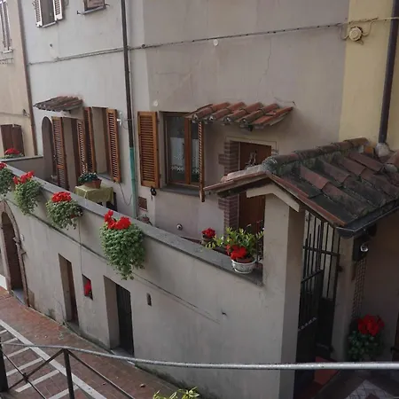 In Piazza - - Umbria Apartmán *