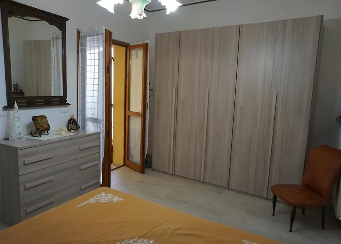 In Piazza - - Umbria サン・ジェーミニ